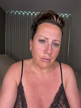 xsexycurvymilf's Webcam Show