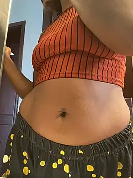 Sis27 Adlı Modelin Canlı XXX Sohbeti