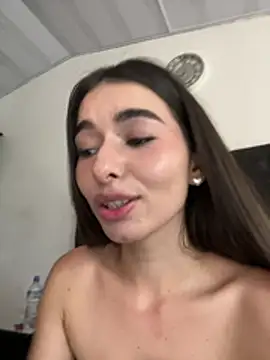 Coralinee_01 Live XXX Chat