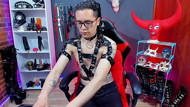 Show modela daven56 na web-kameri
