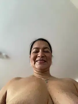 Jlo_69 Chat XXX in diretta