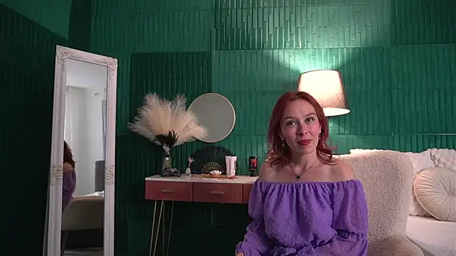 צ'אט XXX בשידור חי של HaileyMoonn