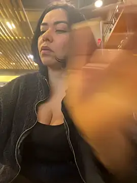 Chat +18 de PetitLumiere ao vivo