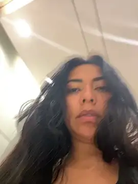 XXX chat uživo modela PetitLumiere