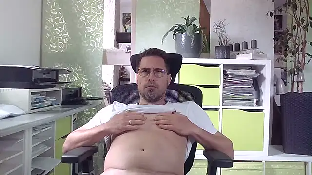 nudeboyndh Webcam show