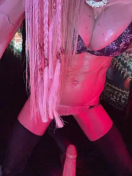 Show modela 1NikiVegas na web-kameri