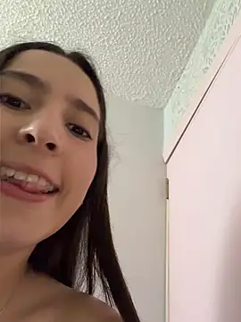 LittleDoll___ Webcam-Show