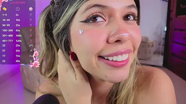 NATAASHA___ Adlı Modelin Canlı XXX Sohbeti