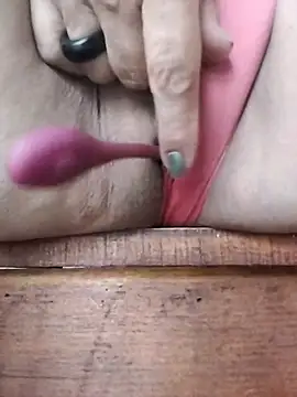 DirtyBIianca Adlı Modelin Canlı XXX Sohbeti