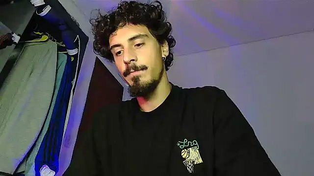 Show modela milkoffe na web-kameri