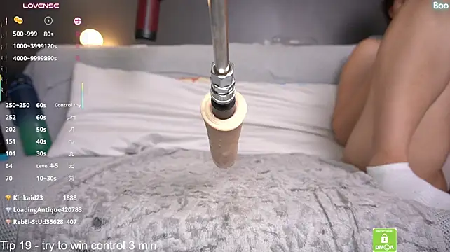 Black_and_Wh1te Show in webcam