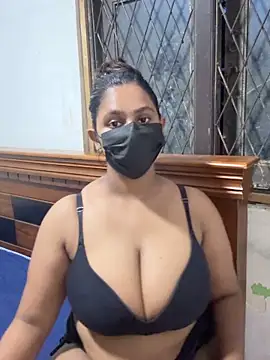 Show modela Bellyclub na web-kameri