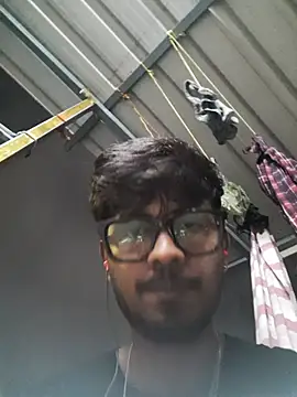 just_fucks Show in webcam