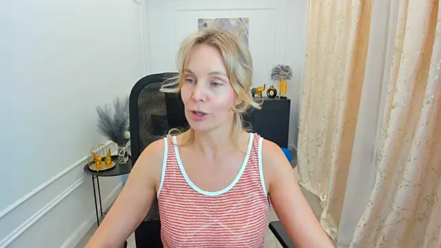 XXX chat uživo modela Sinty_Devis
