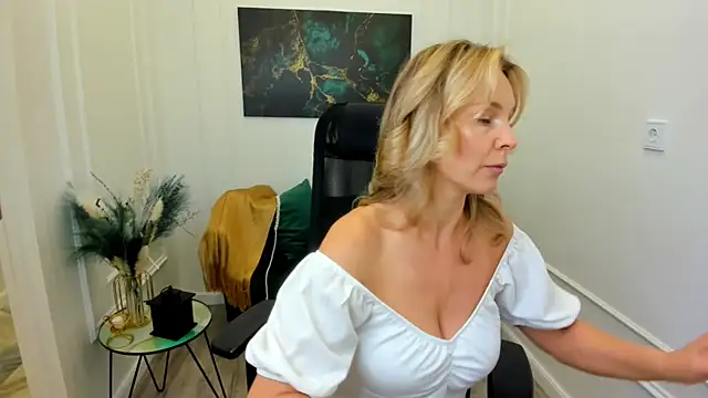 Sinty_Devis' Live XXX Chat