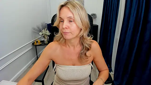 Sinty_Devis' Live XXX Chat