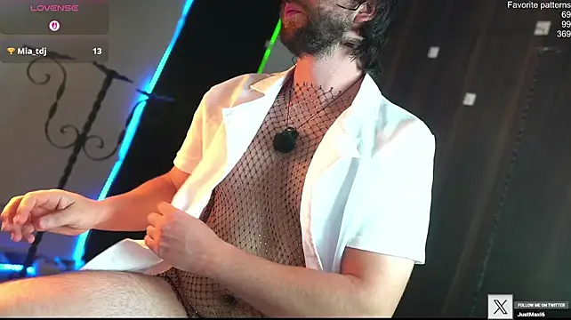 הופעת וובקאם של Just_Your_Dreamboy