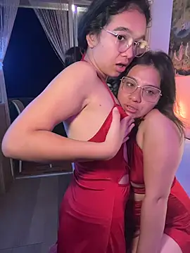 Poli_amor2025's Webcam Show