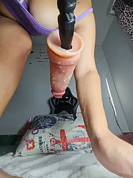 big_pusyy's Webcam Show