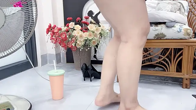 Sunflower-2k's Webcam Show