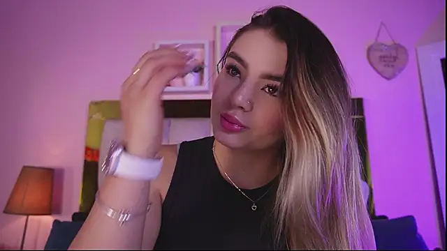 Czat XXX na żywo – emmy_r