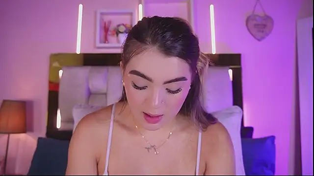 emmy_r Chat XXX live