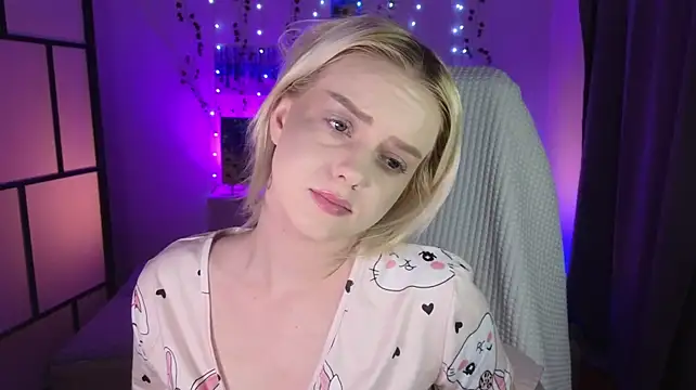 mimi_boobo Show in webcam