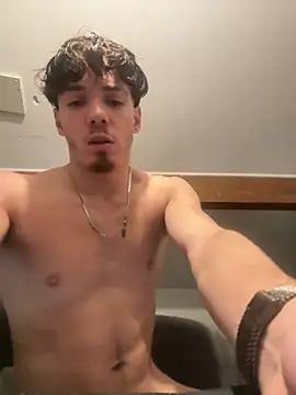 ayoubiinou's Webcam Show