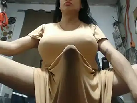 30cmHORSECOCKSELFSUCKER 在線直播表演