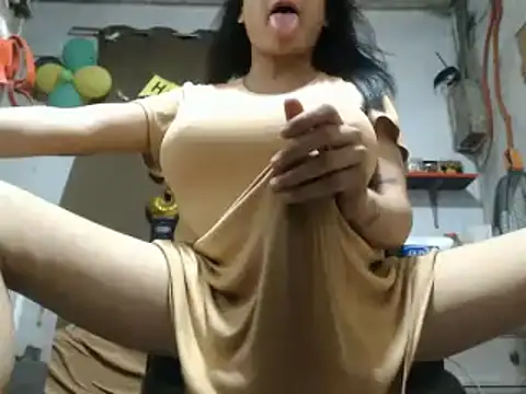 30cmHORSECOCKSELFSUCKER webcam show