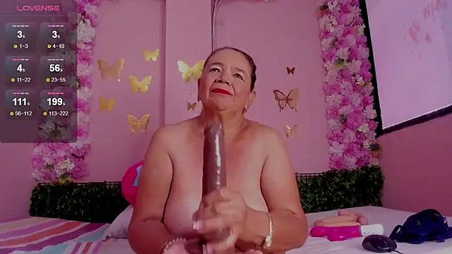 grandmother_milf 网络视讯表演
