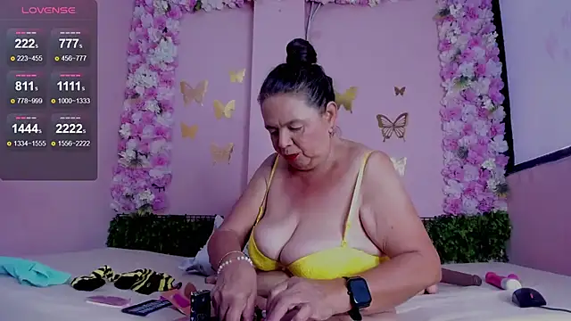 عرض كام grandmother_milf