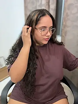 צ'אט XXX בשידור חי של CurlyGirl_1