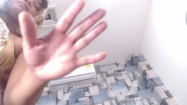 angel_dthroattのウェブカメラショー