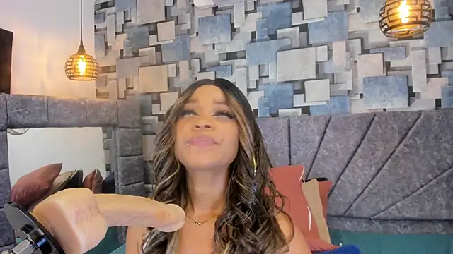 Chat +18 de angel_dthroatt ao vivo