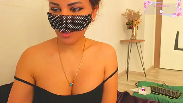 -TurkishLatina-: διαδικτυακό σόου στην κάμερα