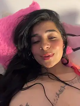 Chat +18 de Meganmilk1 ao vivo
