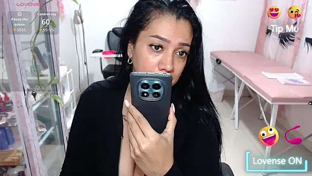 Chat XXX en directo de titsbiglovers
