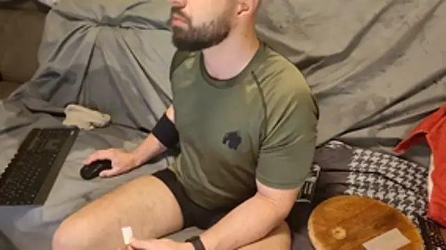 WankmanNympho Show in webcam