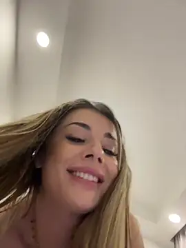 IsabellaEtthan Show in webcam