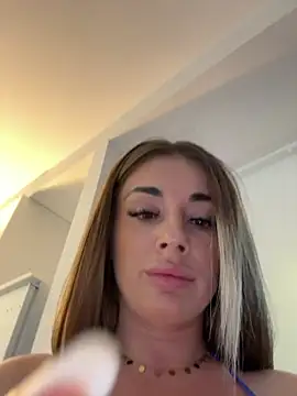 IsabellaEtthan's Webcam Show