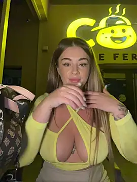 IsabellaEtthan Show in webcam