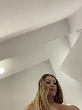 IsabellaEtthann Webbikameraesitys