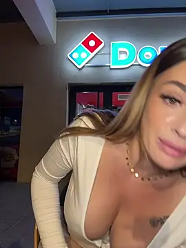 Show modela IsabellaEtthan na web-kameri