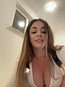 IsabellaEtthann Webbikameraesitys