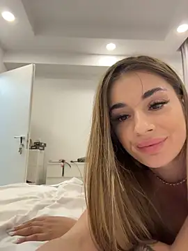 Show modela IsabellaEtthan na web-kameri