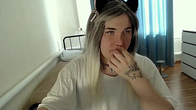 EvaMiron webcam show