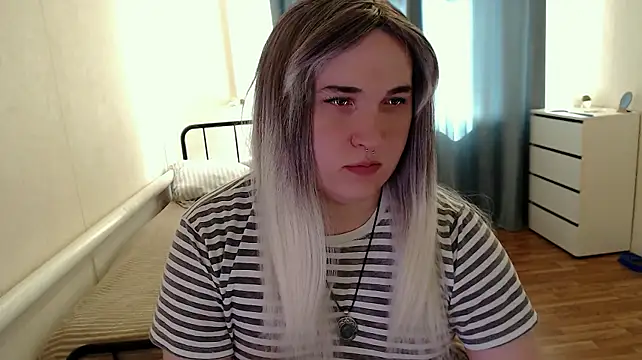 Show modela EvaMiron na web-kameri