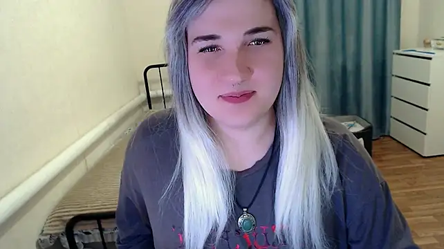 EvaMiron Show in webcam