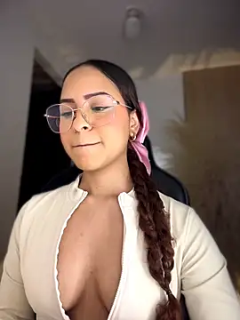 Chat +18 de gretta_kler1 ao vivo